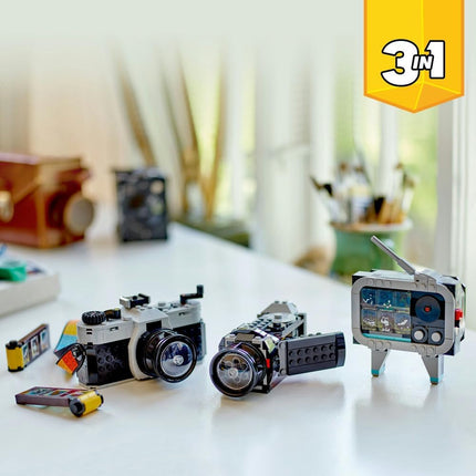 LEGO Creator 3in1 Retro Camera 31147 Retro Camera to Video Camera to TV, Desk or Bedroom Decor, Gift for 8+ Year Old Boys & Girls, 261 Pieces