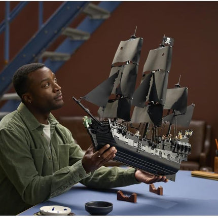LEGO Icons Captain Jack Sparrow's Pirate Ship 10365