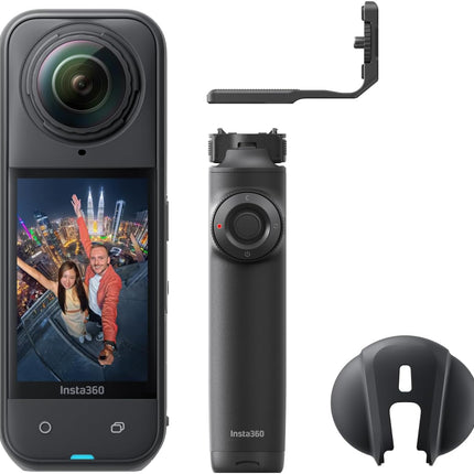 حزمة Insta360 X5 Vlog - كاميرا 360 درجة مقاومة للماء بدقة 8K، رائدة في الإضاءة المنخفضة، تأثير عصا سيلفي غير مرئية، عدسة متينة وقابلة للاستبدال، بطارية تدوم 3 ساعات، واقي رياح مدمج