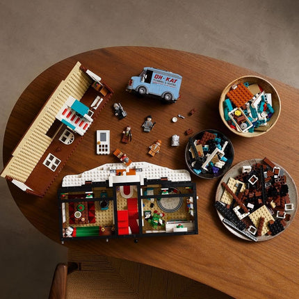 LEGO Ideas Home Alone 21330 Movie House Model Kit for Adults, Display Set, Home Decor, Nostalgic Gift for Movie Fans, 3,955 Pieces
