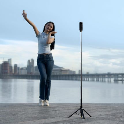 عصا السيلفي والترامبود 2 في 1 من Insta360