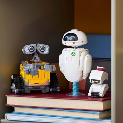 LEGO Disney & Pixar WALL-E and EVE 43279 Display Model Kit for Adults, Brick-Built Robots with M-O & Hal Figures, DIY Home Decor, Gift for Fans, 811 Pieces